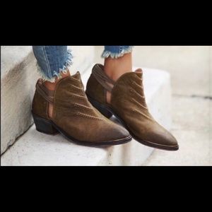 Free People Boots! Size 37 (7). Barely worn.